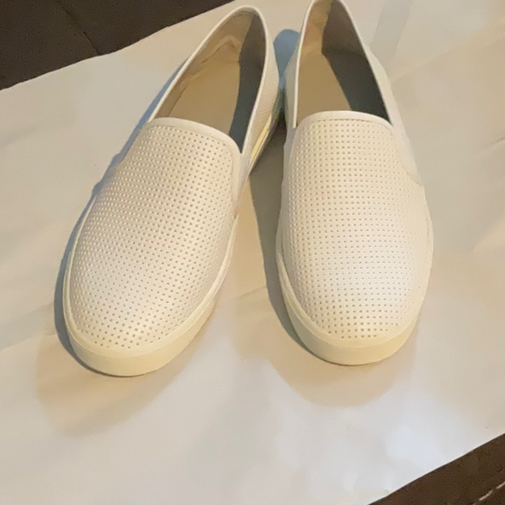 VINCE Blair Perforated Leather /Slip-on design. Comfortable Sneakers - Picture 8 of 8